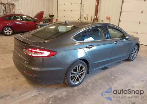 2020 Ford Fusion Hybrid Titanium from USA, damaged, VIN 3FA6P0RU9LR141705